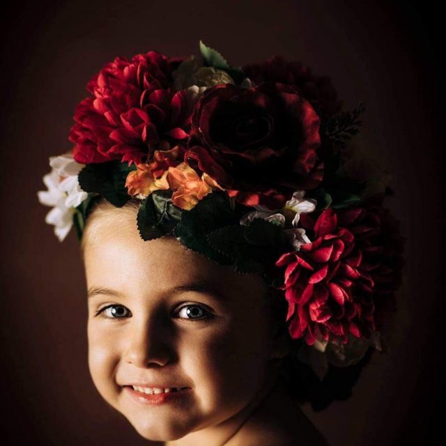 Dětská květinová helmička